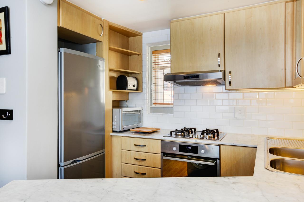 Backup-Powered Bantry Bay View 2 Bed Apartment Кейптаун Экстерьер фото
